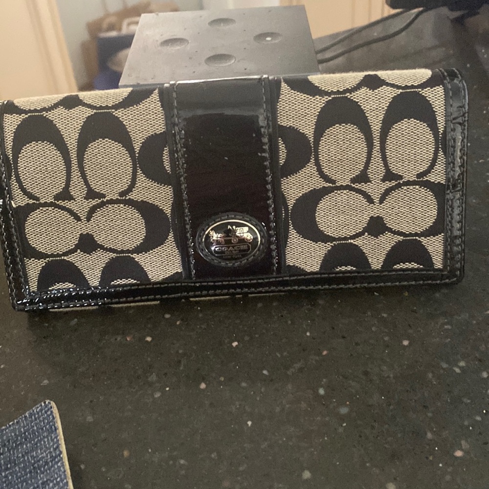 Women’s Classic Coach wallet